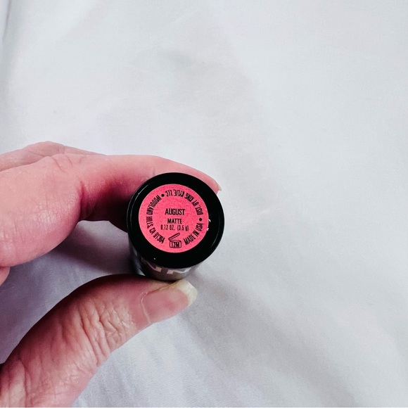 Kylie Jenner NEW IN BOX Lipstick - August Matte .12oz - Picture 9 of 14
